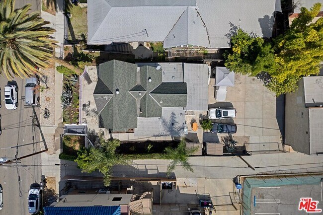 Building Photo - 318 Parkman Ave