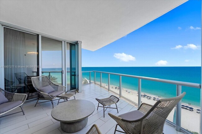 Building Photo - 17121 Collins Ave