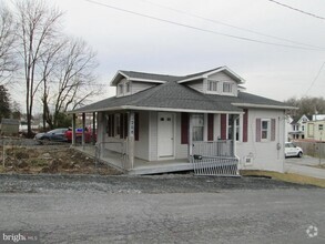 Building Photo - 1208 Locust St