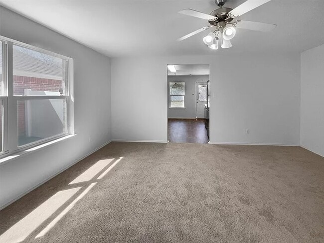 Building Photo - 3331 Light Pointe Dr
