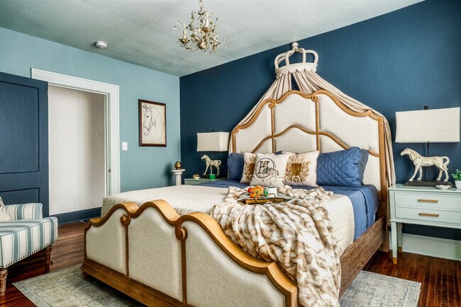 Building Photo - 713 Grandin Rd