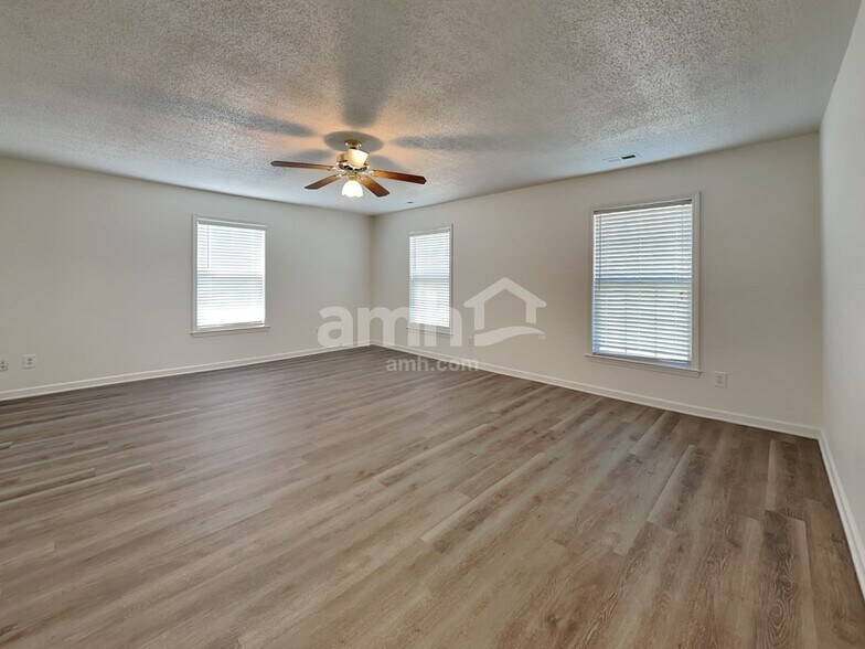 Building Photo - 1407 Hyalyn Ct