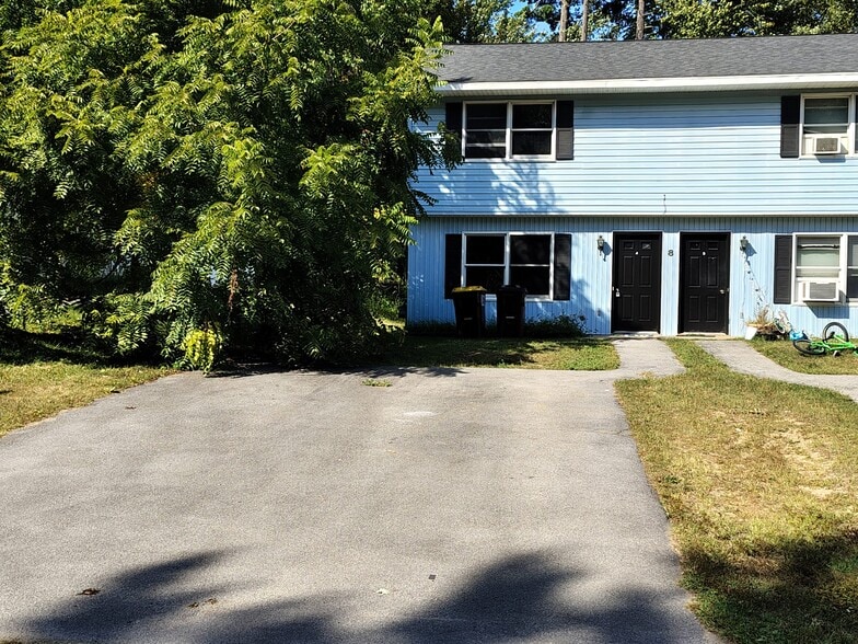Building Photo - 8 Limerick Ln