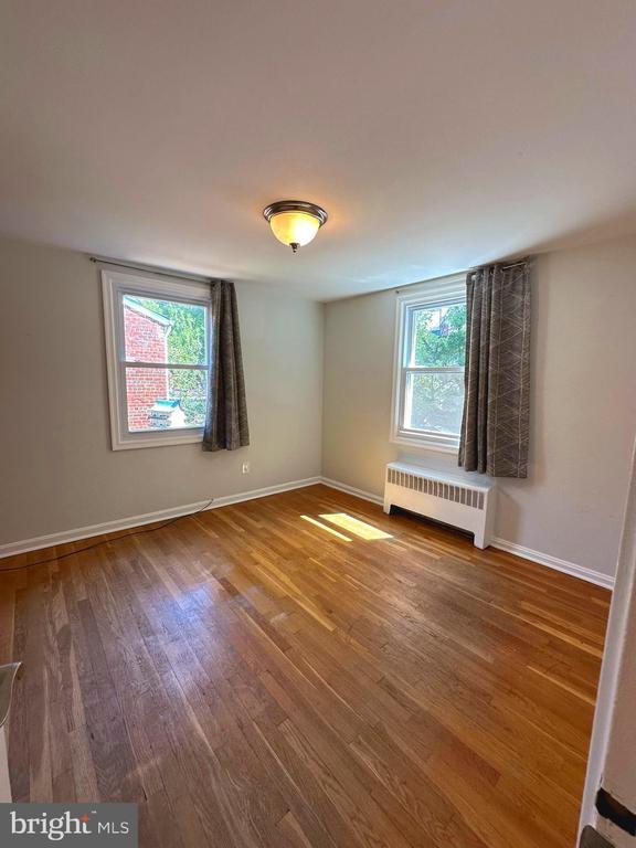 Building Photo - 3024 Mt Vernon Ave