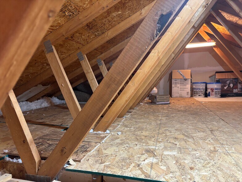 Building Photo - 3306 Champion Dr