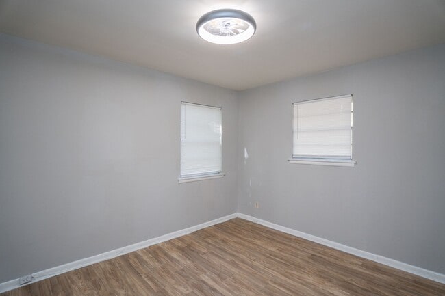 Building Photo - 3 Bedroom Updated Home in Little Rock