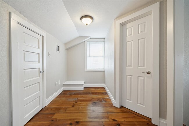 Building Photo - 409 Pecore St