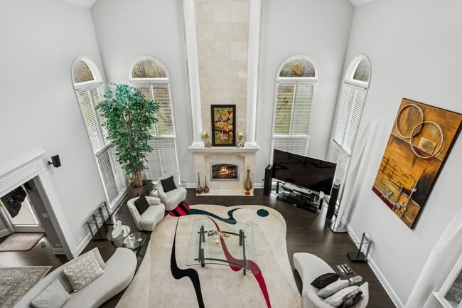 Building Photo - 9200 Falling Waters Dr W