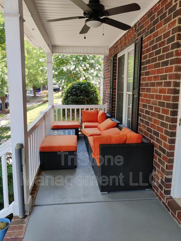 Building Photo - 14512 Harvington Dr