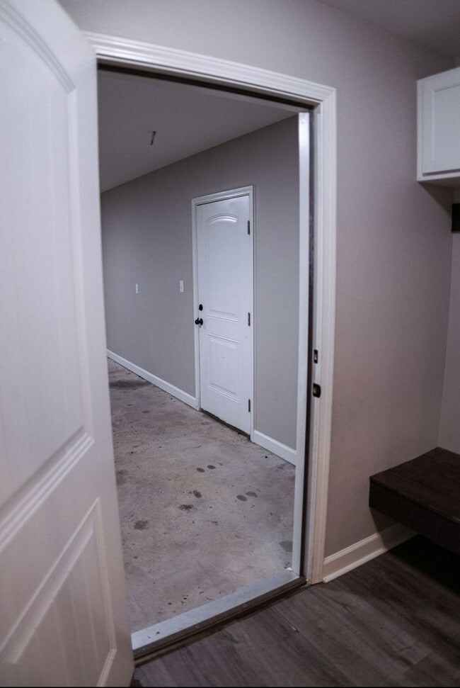 Building Photo - Beautiful home ready!
