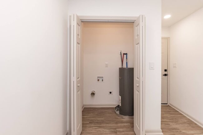 Building Photo - Spacious 4-Bedroom Rental – 10 Minutes from Fort Bragg & local amenities!