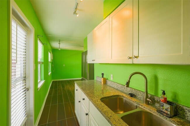 Building Photo - 115 145th Ave