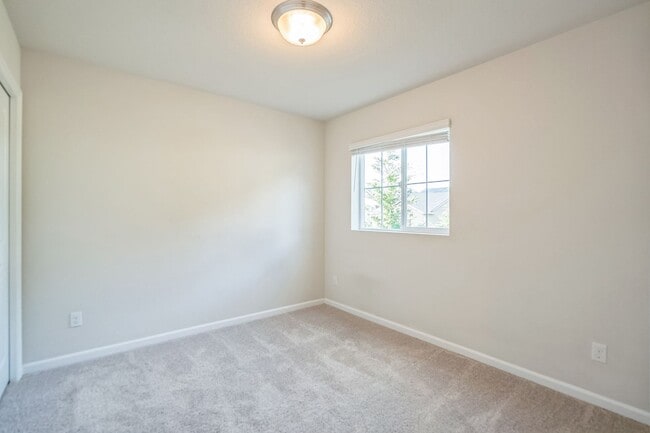 Building Photo - 9670 SW 171st Ave