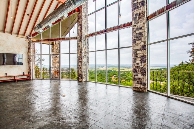 Building Photo - 27534 Twin Peak St