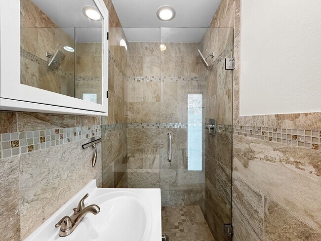 Building Photo - 17615 Lee Ave