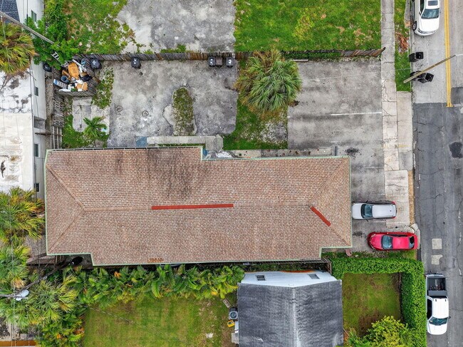 Building Photo - 409 47th St