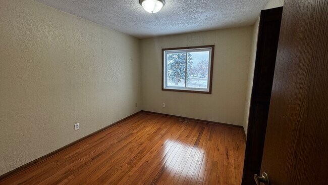 Building Photo - 8700 Loch Lomond Blvd