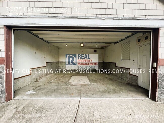 Building Photo - 38875 Cascadia Village Dr