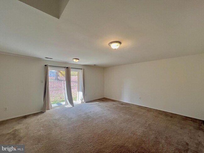 Building Photo - 6160 Majors Ln