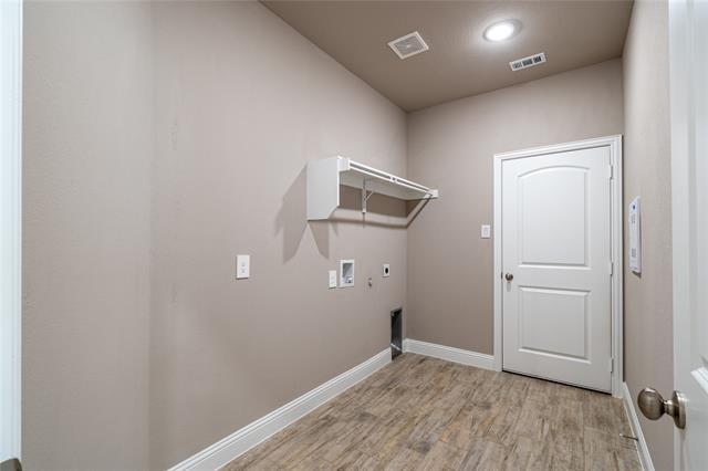 Building Photo - 604 Sycamore Dr