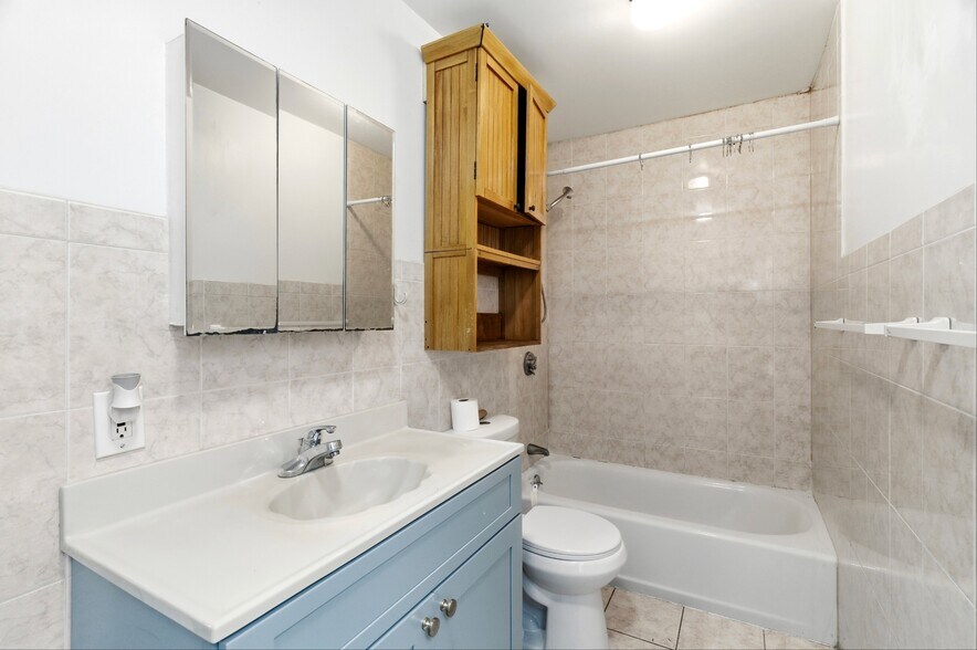 Building Photo - 34 Page St