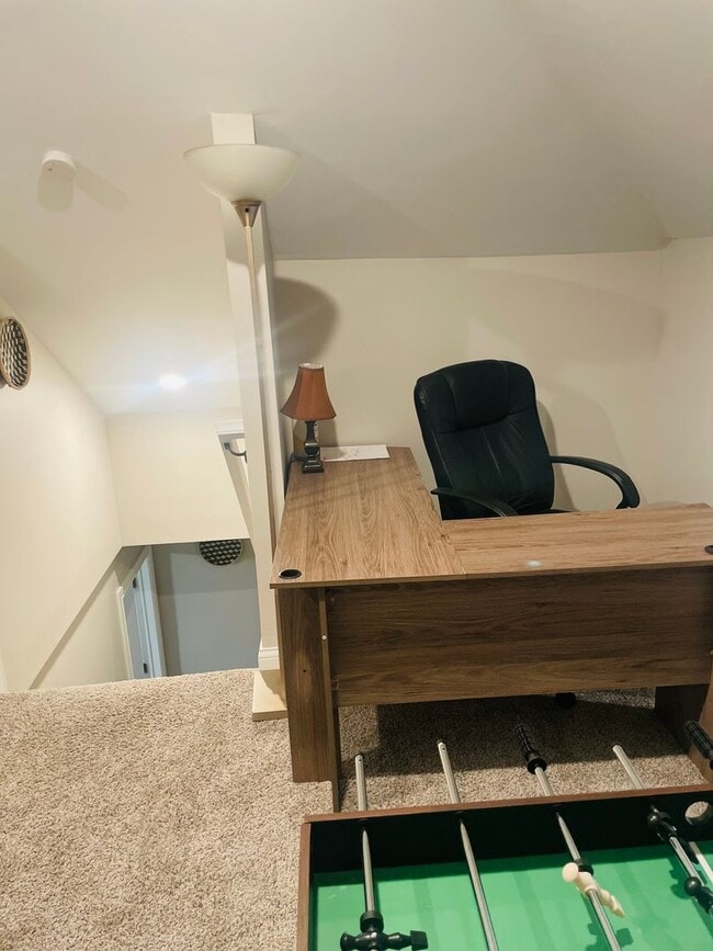Building Photo - Modern Townhome in the Heart of Franklinton