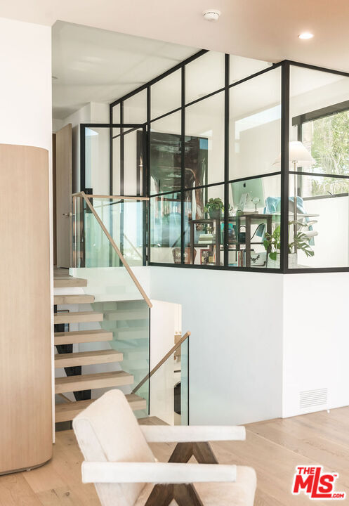 Building Photo - 606 N Ardmore Ave