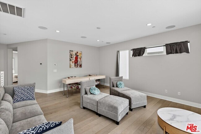 Building Photo - 12682 Millennium Dr