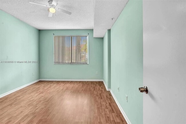 Building Photo - 6928 SW 39th St