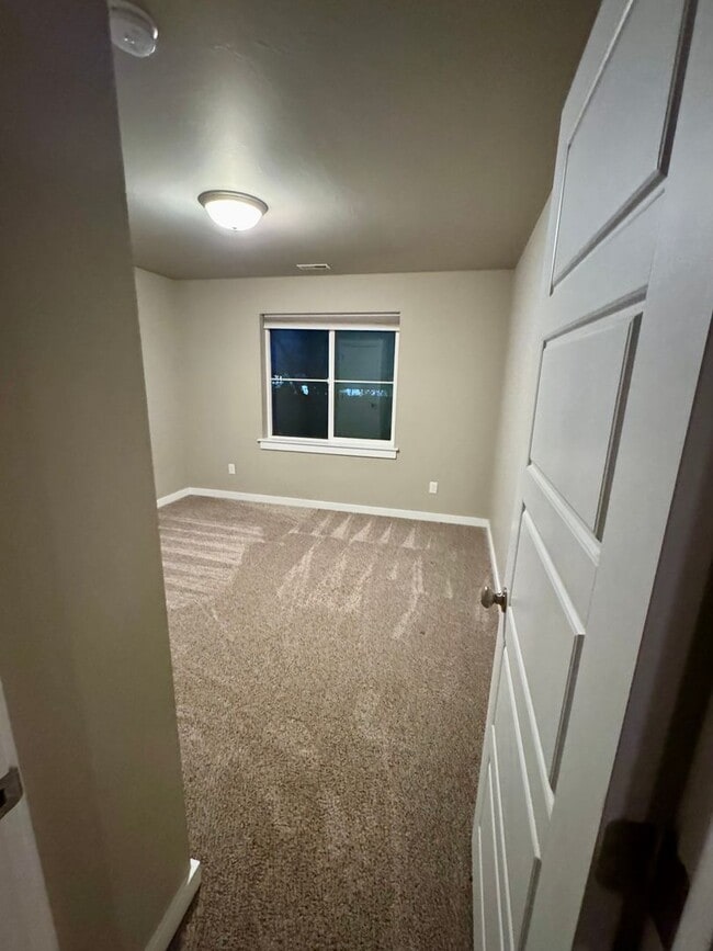 Building Photo - Chic & Comfortable 3-Bed Home in Bozeman’s King Arthur Park