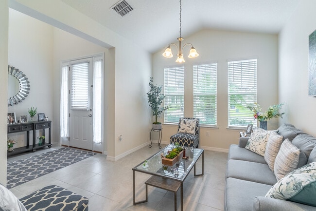 Building Photo - 2721 Chantilly Ave