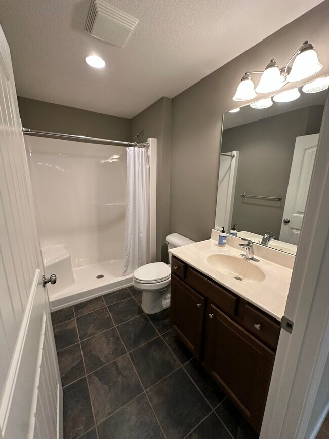 Building Photo - 4500 Weybridge Dr