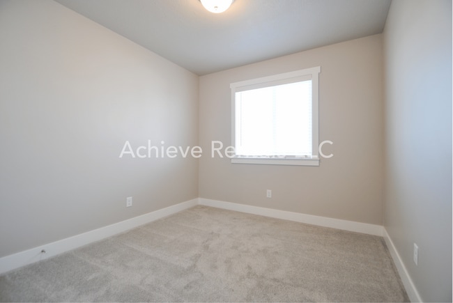 Building Photo - 4179 S 2800 W