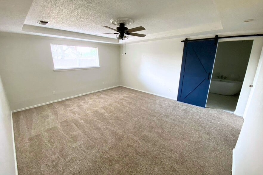 Primary Bedroom - 2917 Las Palmas Ln