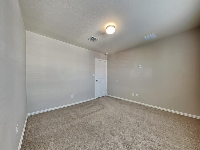 Building Photo - 127 Simon