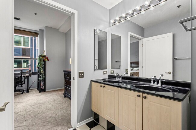 Building Photo - 130 S Canal St