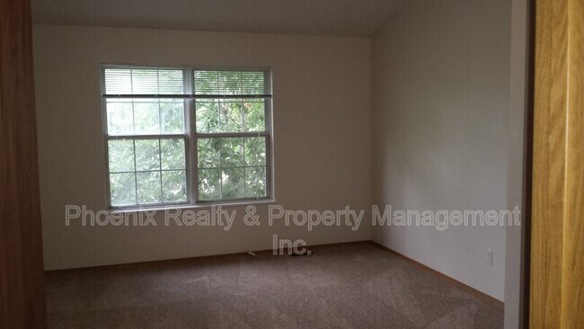 Building Photo - 1008 Milo Cir