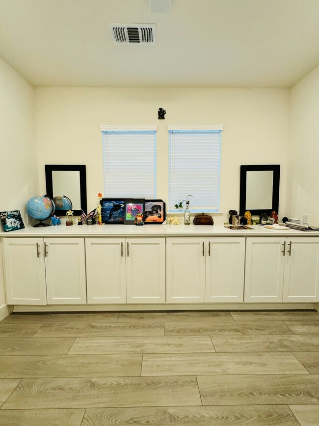 Building Photo - 1715 Tierra Ct