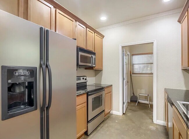 Building Photo - 2391 Shire Ct