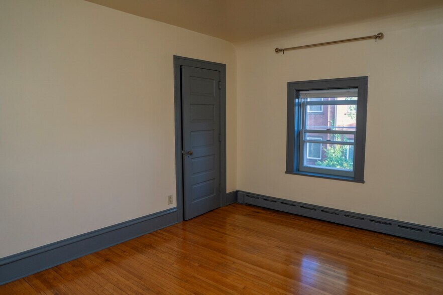 Building Photo - 2302 1/2 Blaisdell Ave