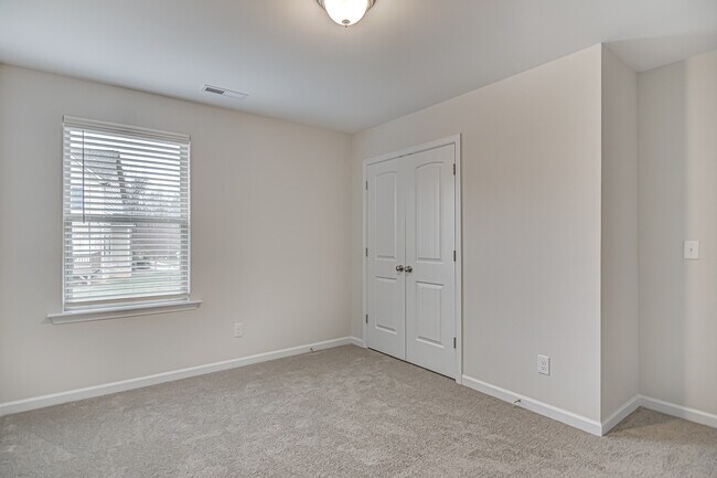Building Photo - 3305 Ardmore St