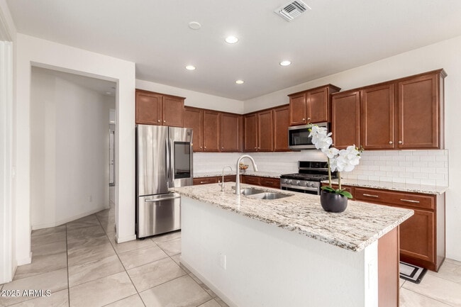 Building Photo - 3521 E Tina Dr