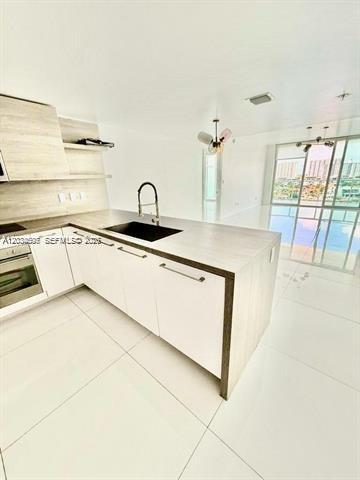 Building Photo - 400 Sunny Isles Blvd