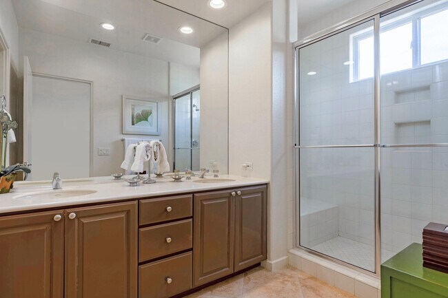 Building Photo - 761 Dove Run Cir