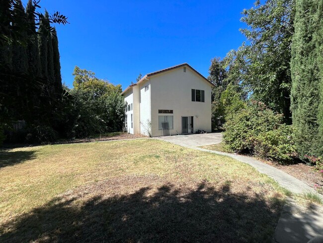 Building Photo - Bright & Spacious 4BR/3BA Home in Desirable East Davis – 1,980 Sq Ft