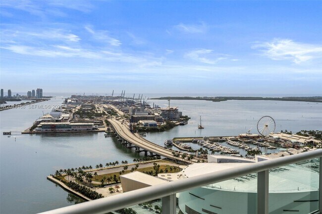 Building Photo - 900 Biscayne Blvd