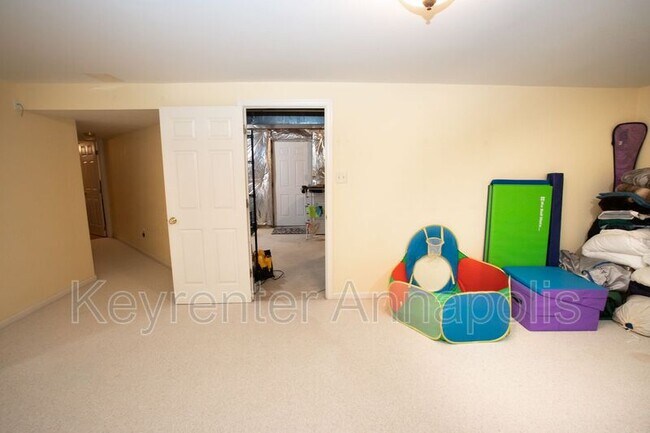 Building Photo - 2807 Chapman Ct