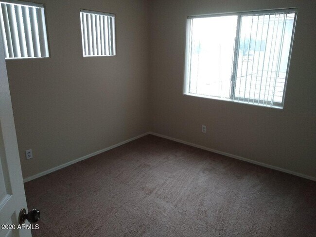 Building Photo - 11392 W Mountain View Dr