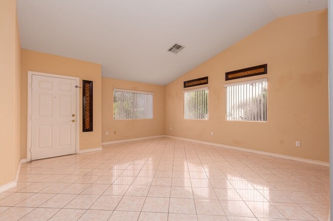 Building Photo - NW single story with four bedrooms and large backyard