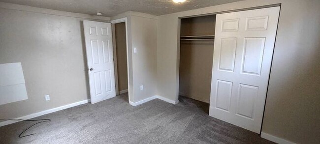 Building Photo - Quaint Provo Basement Apartment w lots of ...